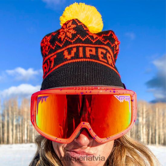 R8ZD60229 pom pom beanie melna Pit Viper