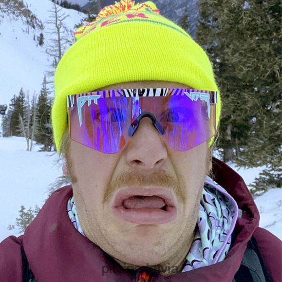 R8ZD60230 pom pom beanie neona Pit Viper