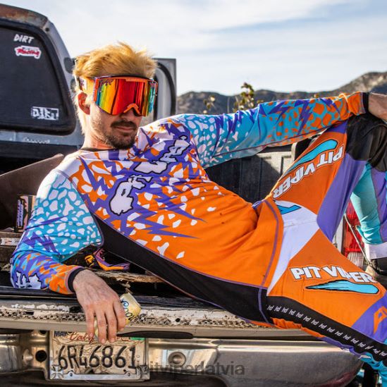 R8ZD60190 terremoto krekls Pit Viper