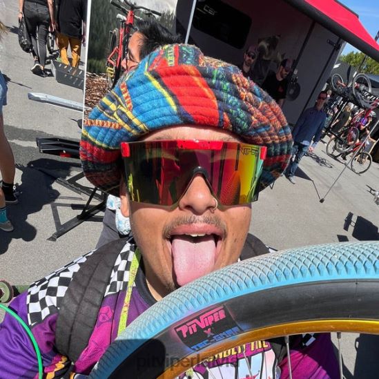 R8ZD60149 karstākie iebiedētāji Pit Viper