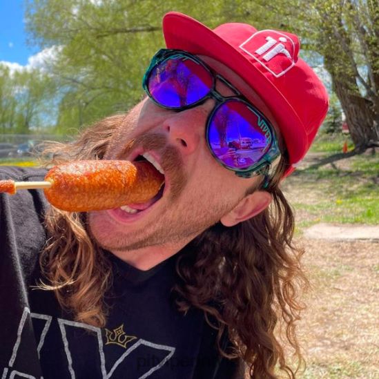 R8ZD6014 galapagu saulriets uzbudina Pit Viper