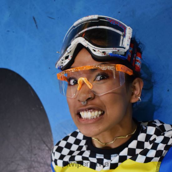 R8ZD6035 nakts kausētājs 2000. gadi Pit Viper